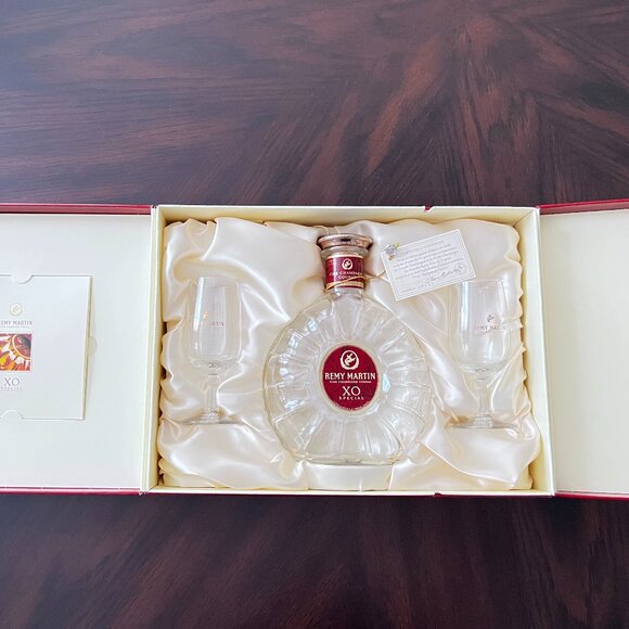 Remy Martin XO Special Champagne Cognac 750ML Empty Bottle w/Gift Box +2 Glasses - Picture 2 of 12